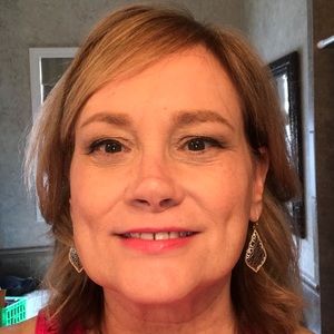 Meet your Posher, Debra